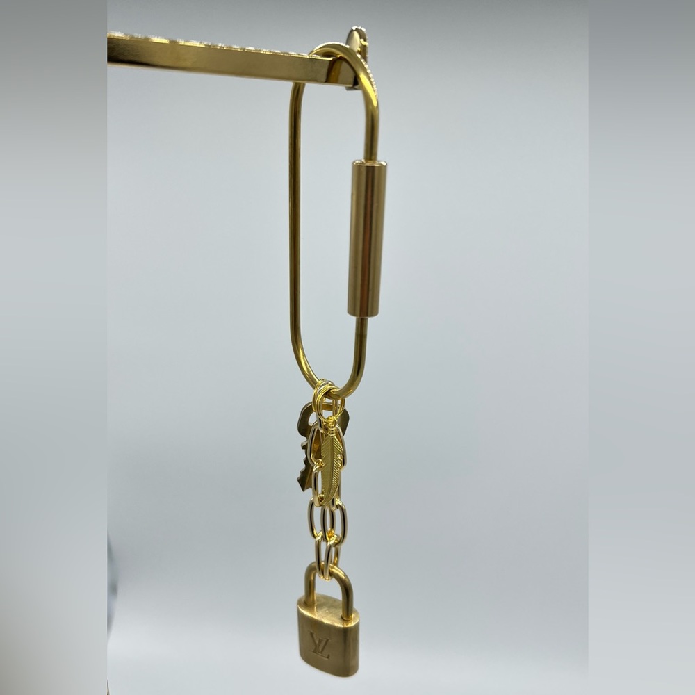Louis Vuitton Keychain - Picture 4 of 4